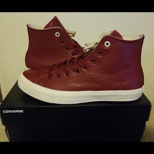 Maroon leather-upper “Chuck Taylor” !!!!